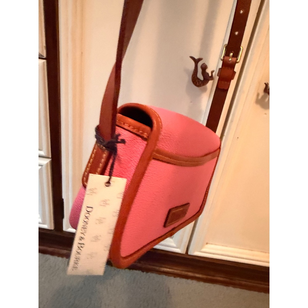 Dooney & Bourke Crossbody Bag Womens Small Pink All Weather Leather Vintage NWT - Picture 3 of 5